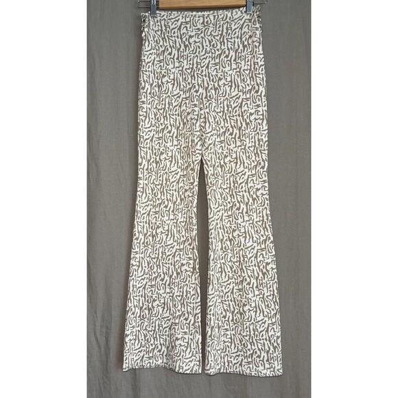 Elodie Flare Y2K Jacquard O-ring P Pants Pull On Euphoria Tan Print Size Small - Picture 1 of 10